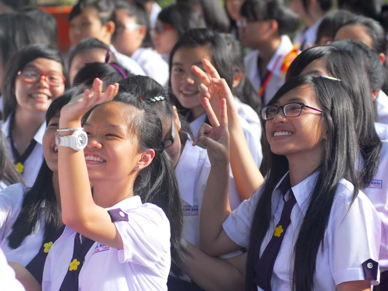 TP.HCM hân hoan khai giảng năm học mới ảnh 3 TP.HCM hân hoan khai giảng năm học mới ảnh 3