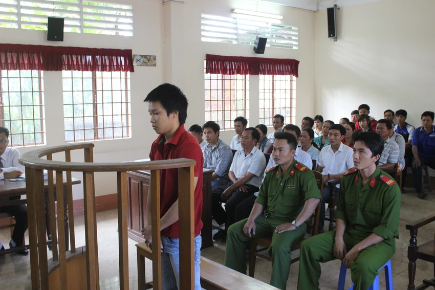 Nguyên trung sĩ xả súng ở Cần Thơ: Tổng hình phạt 9 năm, 9 tháng tù giam ảnh 7 Nguyên trung sĩ xả súng ở Cần Thơ: Tổng hình phạt 9 năm, 9 tháng tù giam ảnh 7