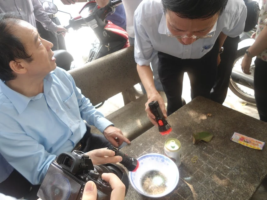 Cần mạnh tay xử phạt những ổ dịch sốt xuất huyết ảnh 2