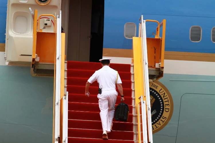 Chuyên cơ của Tổng thống Obama đã rời Việt Nam ảnh 16 Chuyên cơ của Tổng thống Obama đã rời Việt Nam ảnh 16