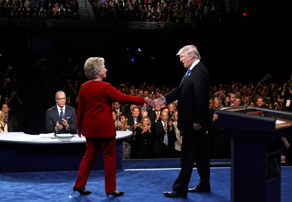 Sắc thái của Hillary và Trump xuyên suốt bầu cử Mỹ ảnh 3 Sắc thái của Hillary và Trump xuyên suốt bầu cử Mỹ ảnh 3