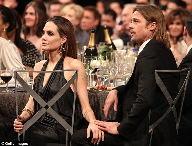 Brad Pitt bị tước quyền thăm các con ảnh 2 Brad Pitt bị tước quyền thăm các con ảnh 2