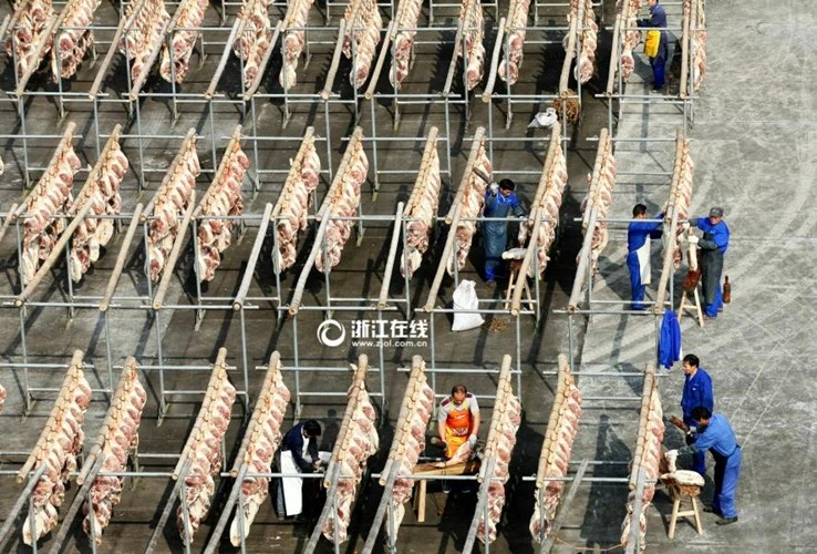 Ấn tượng với cảnh phơi đùi lợn xông khói chuẩn bị tết ảnh 3 Ấn tượng với cảnh phơi đùi lợn xông khói chuẩn bị tết ảnh 3