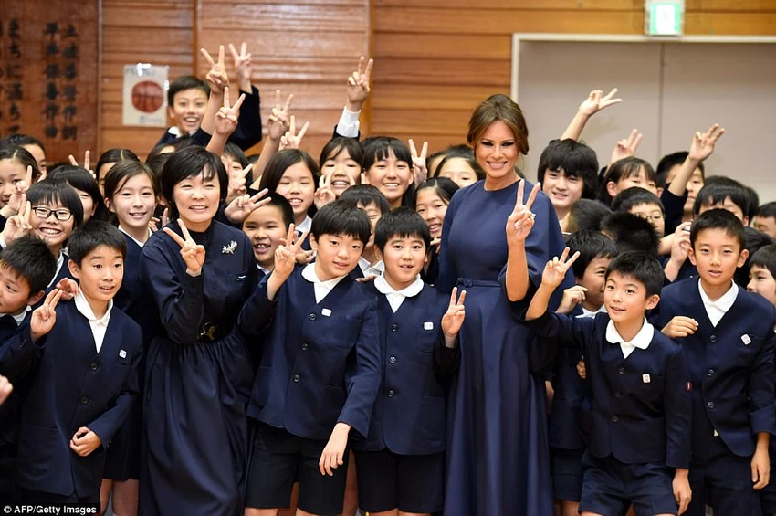 Bà Melania Trump lộng lẫy dự quốc yến ở Nhật ảnh 5