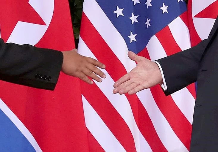 Phản ứng của người dân trước cái bắt tay Trump-Kim ảnh 2 Phản ứng của người dân trước cái bắt tay Trump-Kim ảnh 2