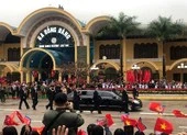 Đoàn xe hộ tống ông Kim rời ga Đồng Đăng
