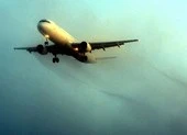 Chuyến bay bão táp: Phi công miệt mài ... ngủ gật