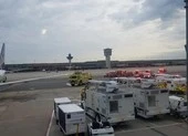 Máy bay Boeing 737-800 gặp sự cố phải quay đầu