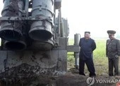 Vừa nói chuyện đàm phán, Triều Tiên phóng vật thể nghi tên lửa