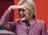 Tranh cử tổng thống 2020: Bà Clinton còn 2 ngày để quyết định