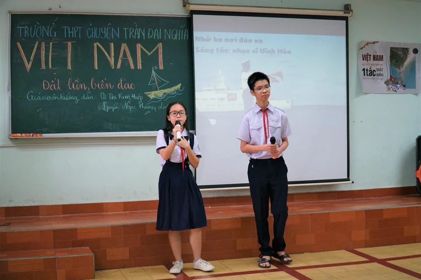 Các học sinh đều rất thích tham gia lớp học liên môn tích hợp. Các học sinh đều rất thích tham gia lớp học liên môn tích hợp.