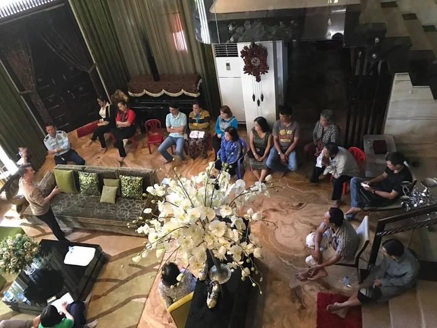 Đàm Vĩnh Hưng mời chủ nợ đến nhà để trả nợ cho mẹ ảnh 2
