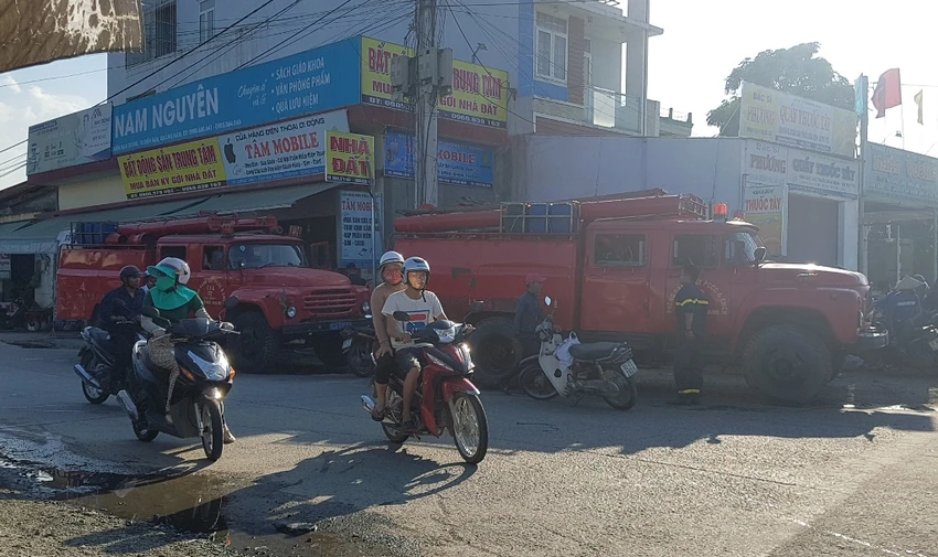 Quảng Nam cưỡng chế căn nhà án ngữ giữa tỉnh lộ nhiều năm ảnh 2 Quảng Nam cưỡng chế căn nhà án ngữ giữa tỉnh lộ nhiều năm ảnh 2