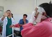 Hoãn đám cưới vì bị tạt axit