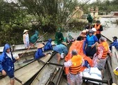 Trao quà vùng ngập nặng Quảng Trị