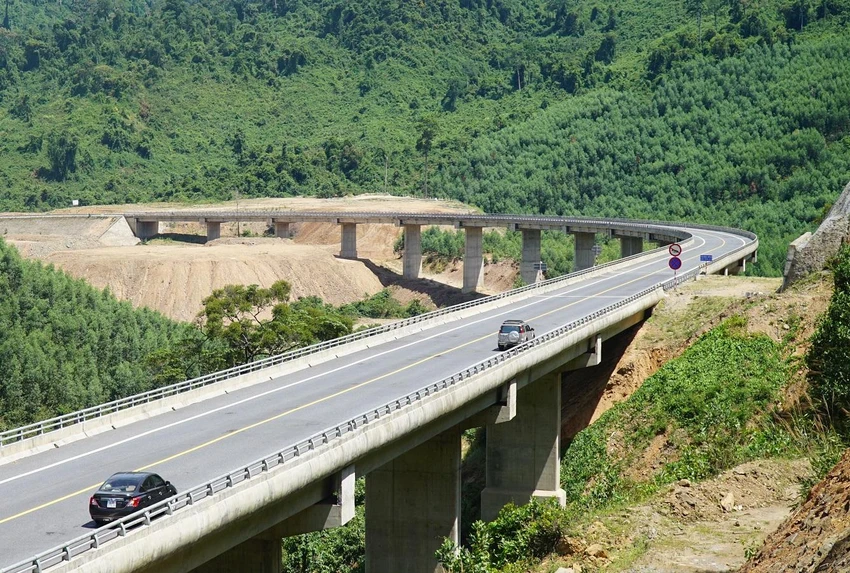 Cao tốc La Sơn – Túy Loan (đoạn La Sơn – Hòa Liên) chính thức được đưa vào khai thác. Ảnh: TẤN VIỆT
