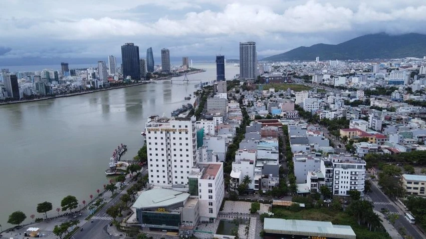 Đà Nẵng có điều kiện tự nhiên thuận lợi để xây dựng trở thành đô thị biển quốc tế. Ảnh: TẤN VIỆT Đà Nẵng có điều kiện tự nhiên thuận lợi để xây dựng trở thành đô thị biển quốc tế. Ảnh: TẤN VIỆT