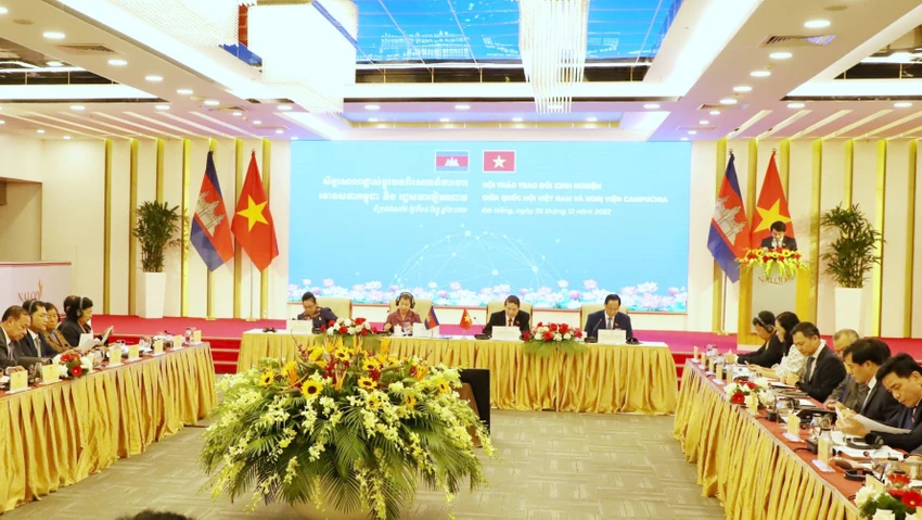 Hội thảo trao đổi kinh nghiệm công tác giữa Quốc hội Việt Nam và Quốc hội Campuchia. Ảnh: TẤN VIỆT Hội thảo trao đổi kinh nghiệm công tác giữa Quốc hội Việt Nam và Quốc hội Campuchia. Ảnh: TẤN VIỆT