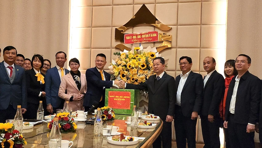Bí thư Thành ủy Đà Nẵng Nguyễn Văn Quảng thăm Tập đoàn SunGroup. Ảnh: TẤN VIỆT