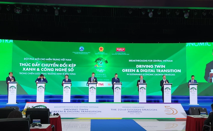 Các diễn giả trao đổi tại diễn đàn. Ảnh: TẤN VIỆT Các diễn giả trao đổi tại diễn đàn. Ảnh: TẤN VIỆT
