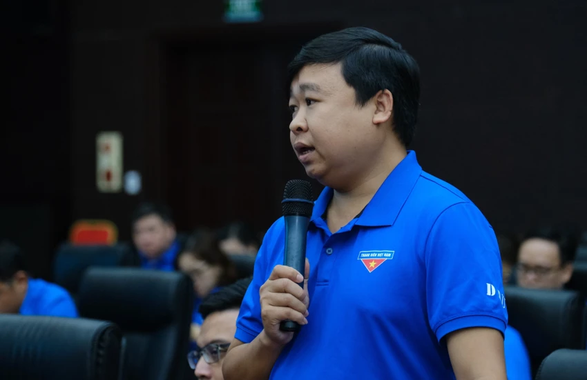 Nhiều đoàn viên thanh niên tại Đà Nẵng quan tâm vấn đề đào tạo nguồn nhân lực số và bảo mật thông tin, dữ liệu cá nhân trên môi trường mạng. Ảnh: TẤN VIỆT Nhiều đoàn viên thanh niên tại Đà Nẵng quan tâm vấn đề đào tạo nguồn nhân lực số và bảo mật thông tin, dữ liệu cá nhân trên môi trường mạng. Ảnh: TẤN VIỆT