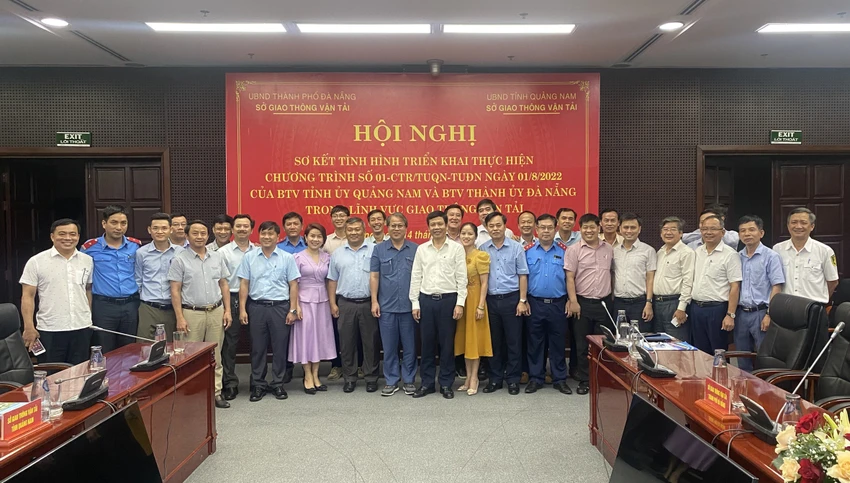 Lãnh đạo hai Sở GTVT Đà Nẵng và Quảng Nam thống nhất nhiều nội dung quan trọng. Ảnh: Sở GTVT Đà Nẵng Lãnh đạo hai Sở GTVT Đà Nẵng và Quảng Nam thống nhất nhiều nội dung quan trọng. Ảnh: Sở GTVT Đà Nẵng