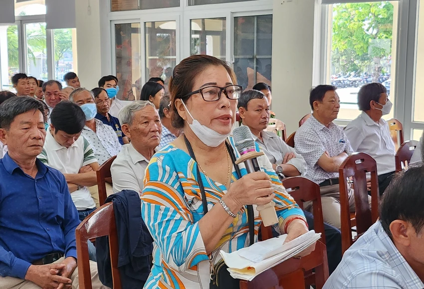 Cử tri quận Ngũ Hành Sơn bức xúc vì nhiều dự án treo dai dẳng. Ảnh: TẤN VIỆT Cử tri quận Ngũ Hành Sơn bức xúc vì nhiều dự án treo dai dẳng. Ảnh: TẤN VIỆT