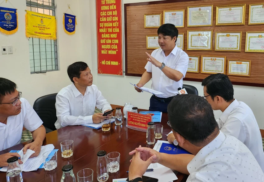Chủ tịch HĐND TP Đà Nẵng Lương Nguyễn Minh Triết làm việc với Trung tâm Điều hành đèn tín hiệu giao thông và Vận tải công cộng TP. Ảnh: TẤN VIỆT Chủ tịch HĐND TP Đà Nẵng Lương Nguyễn Minh Triết làm việc với Trung tâm Điều hành đèn tín hiệu giao thông và Vận tải công cộng TP. Ảnh: TẤN VIỆT