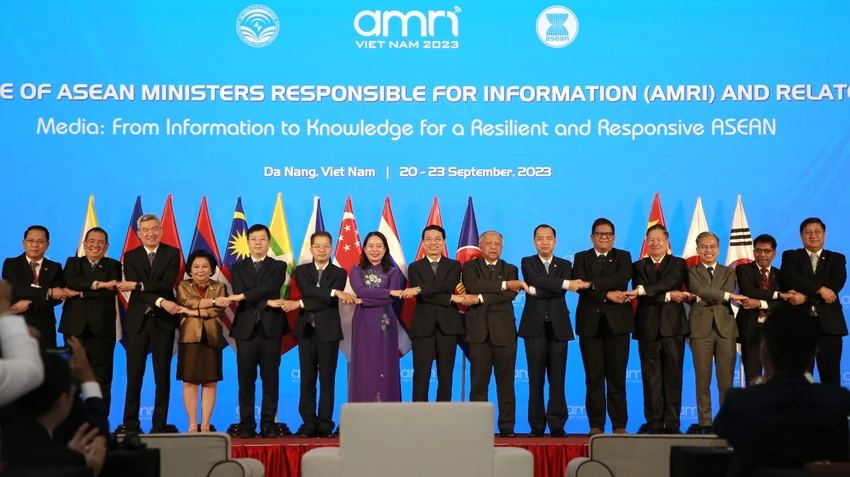 truyen-thong-mang-xa-hoi-tri-thuc-thong-tin-asean.JPG