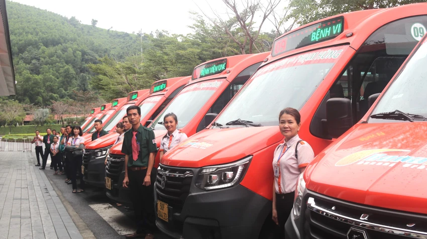 xe-buyt-khong-tro-gia-ba-na-hills-da-nang.jpg