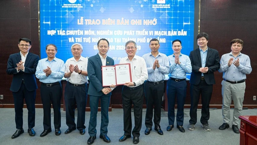 tri-tue-nhan-tao-vi-mach-ban-dan-da-nang-1.jpg
