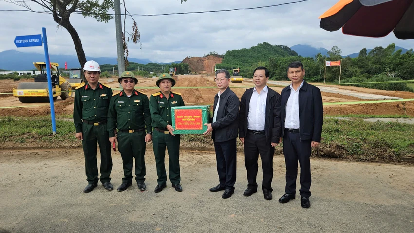 cao-toc-hoa-lien-tuy-loan-3.jpg
