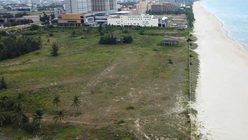 đất vàng ven biển