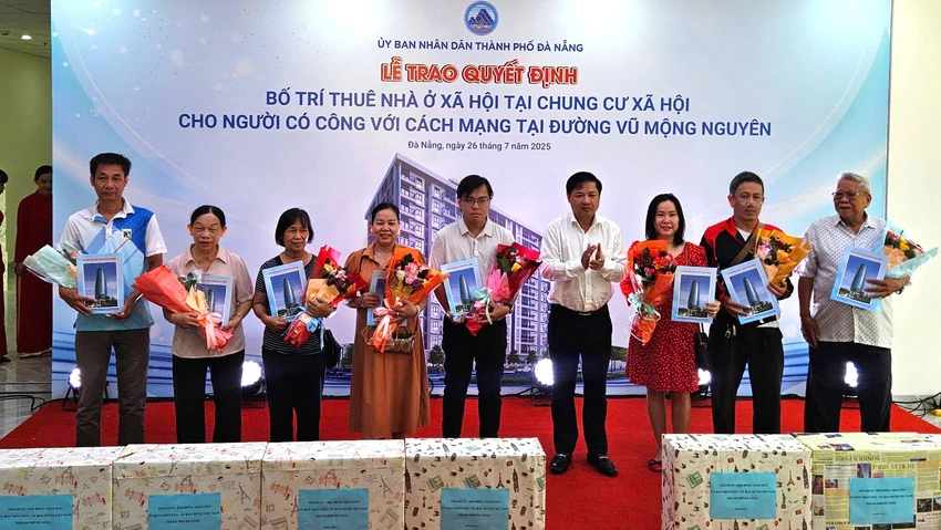 nguoi-co-cong-cach-mang-2.jpg