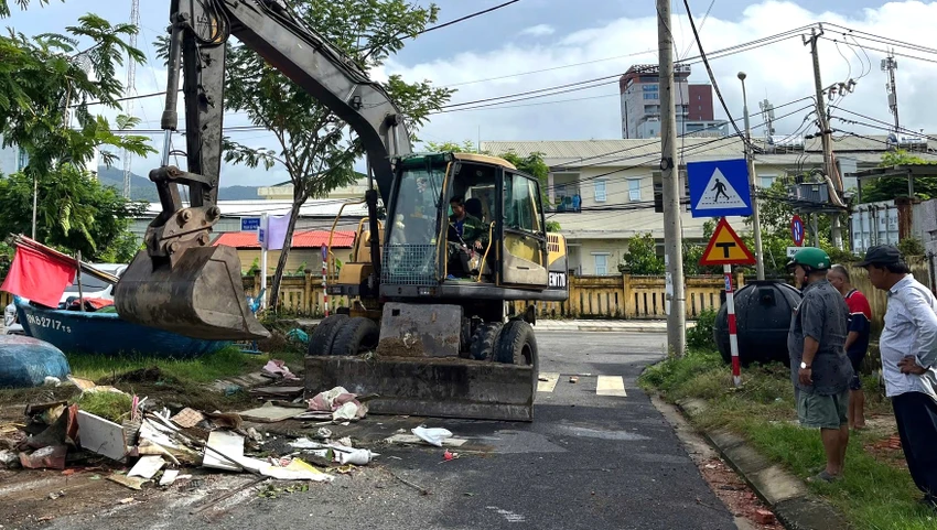 rác đổ trộm