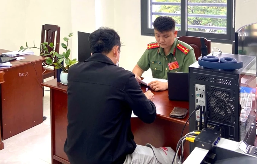 xúc phạm lãnh đạo