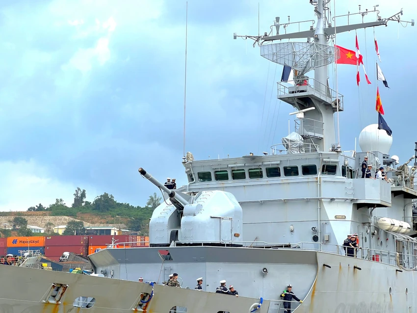 tau-tuan-duong-4.jpg