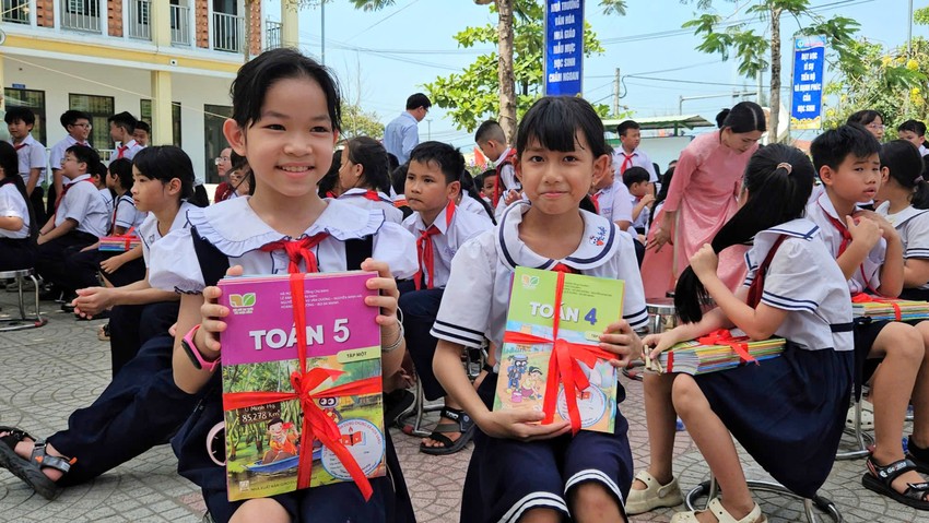 sach-giao-khoa.jpg?w=900