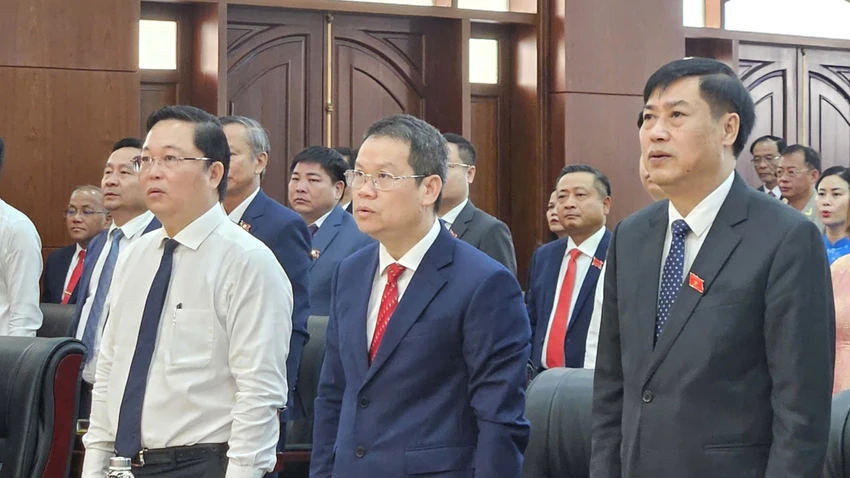 nguyen-manh-hung-1.jpg