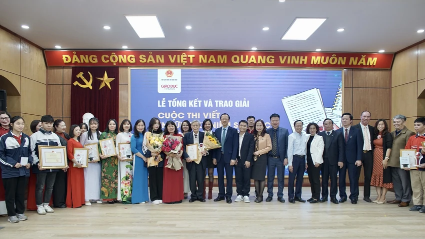 giao-duc-hoc-sinh-pho-thong-9812.jpg