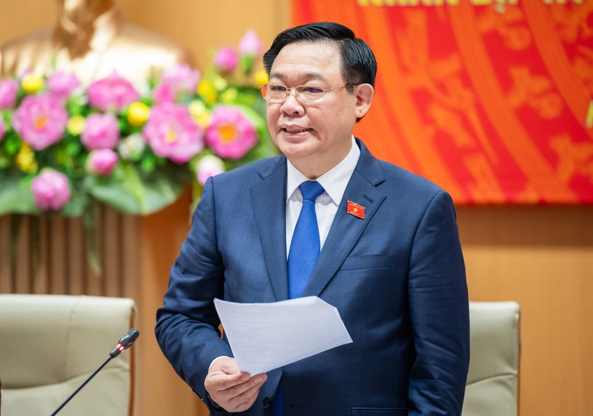 chủ tịch quốc hội vương đình huệ phát biểu.jpg