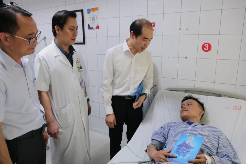 cháy nhà trọ 5 tầng.jpg