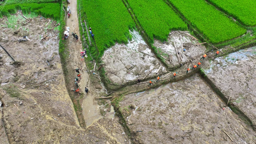 thôn làng nủ 000.JPG