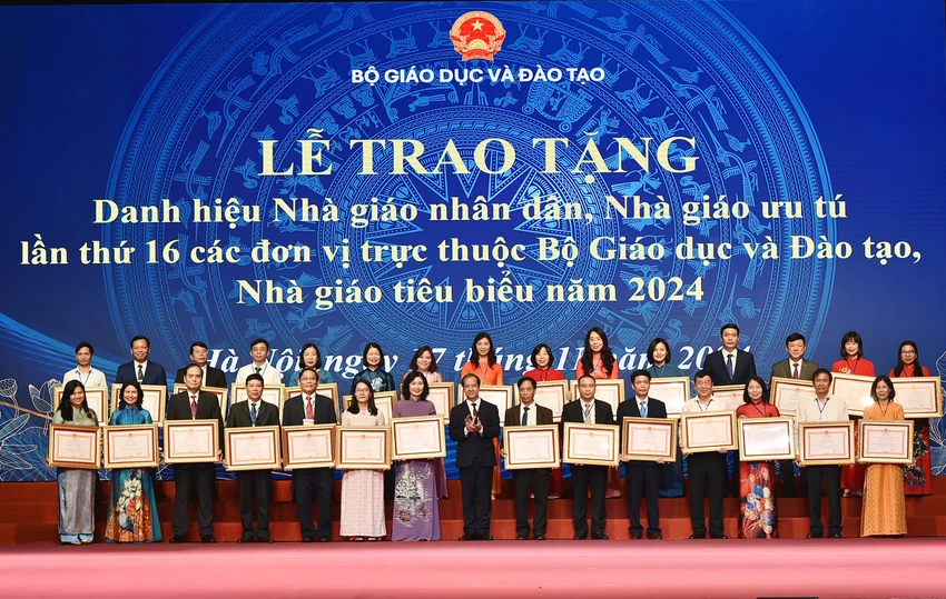 nhà giáo tiêu biểu