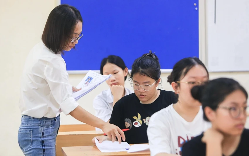 môn thi thứ ba vào lớp 10