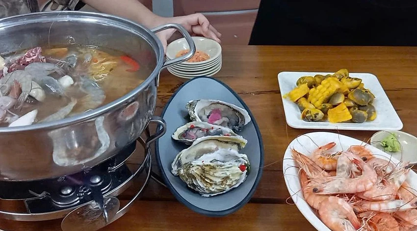 ngộ độc sau ăn buffet ốc
