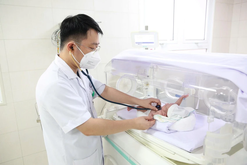 sinh cực non tháng