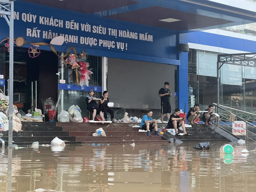 lũ lịch sử