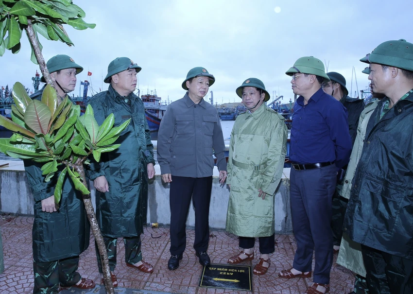 bão số 13 1.jpg