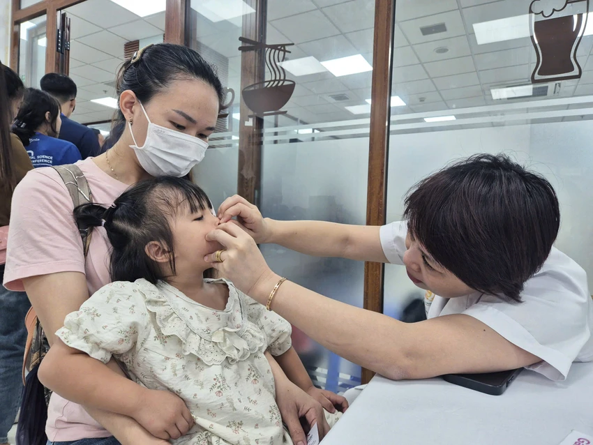 tân phó giáo sư lê diệp linh 1.jpg